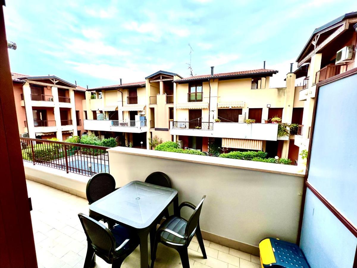 Petite Maison Sirmione Luaran gambar